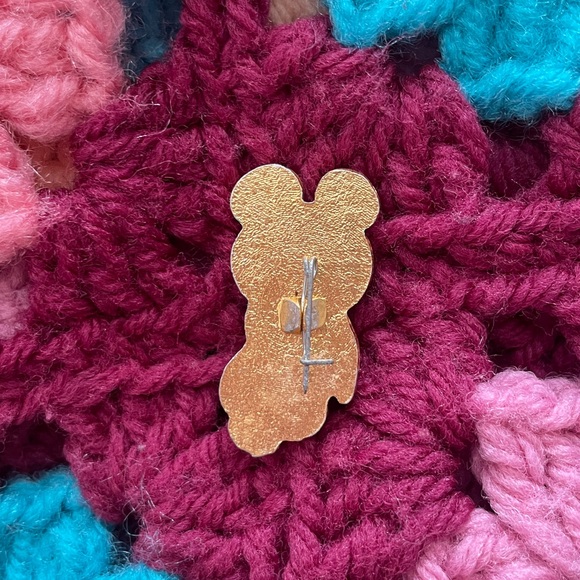 Gold‎ Olympic Bear Brooch - Picture 2 of 3